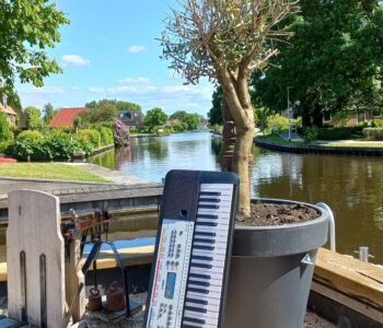Zennen & ZIngen Kalenberg 2023 keyboard aan het water